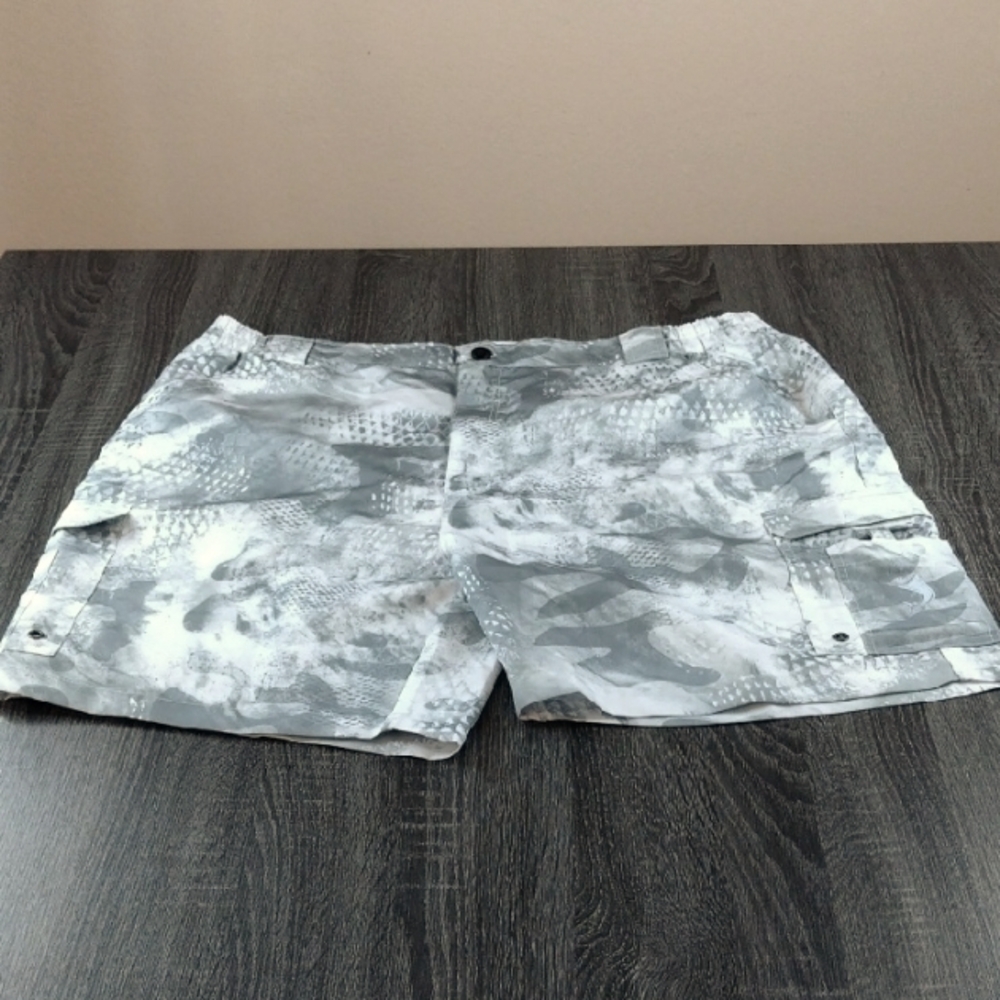 Reel Legends Bonefish Performance Shorts2XL Silver White Sea Theme